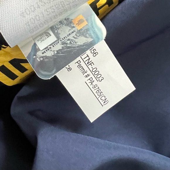 THE NORTH FACE REVERSIBLE ANDES DOWN JACKET KIDS' in Hero Blue - Picture 9 of 14